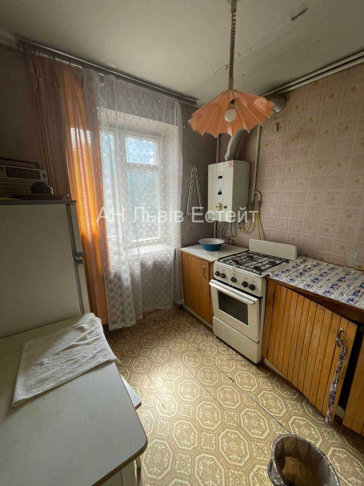 2-Room Apartment on Horodotska Street, Partially Furnished