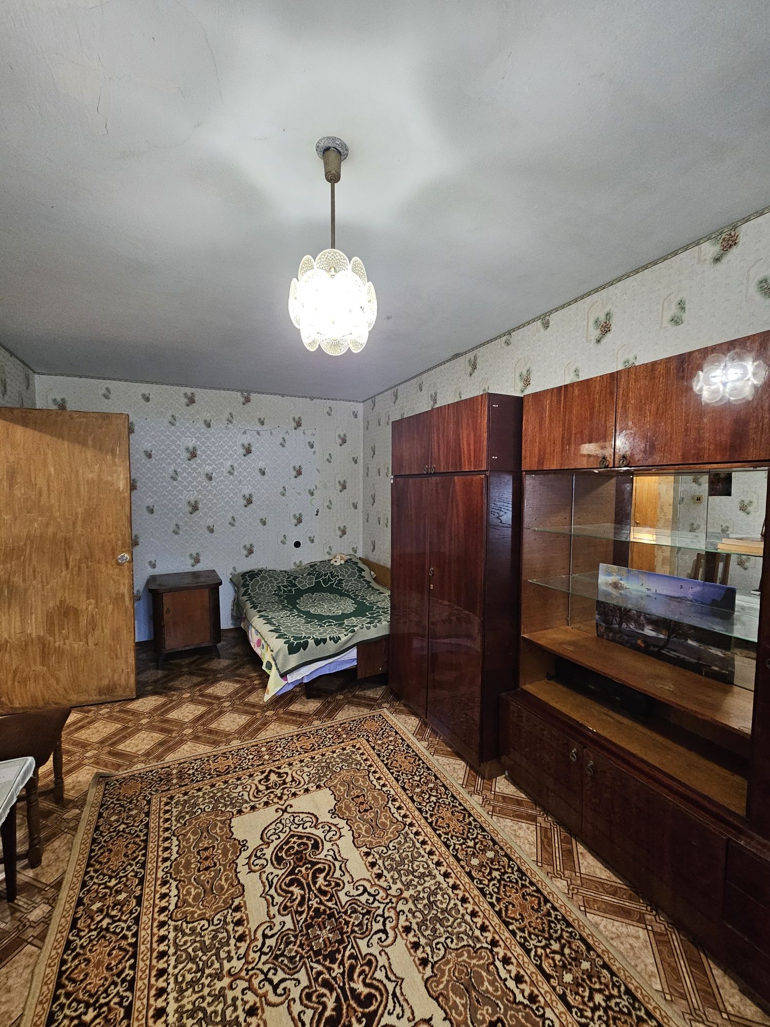 One-room apartment in PZR area, Sumgait Street, first floor with balcony