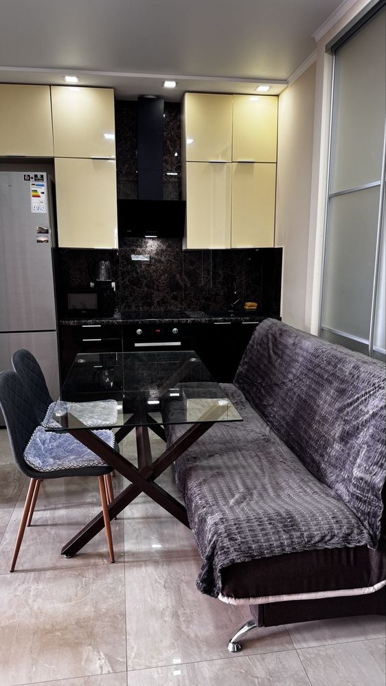 2-Room Apartment with Sea and Park View on Kamanina