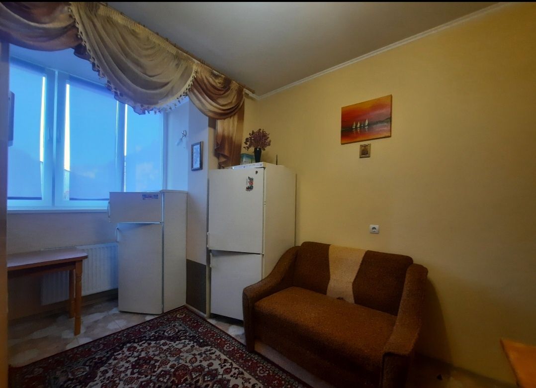Cozy Apartment Near City Center with Balcony