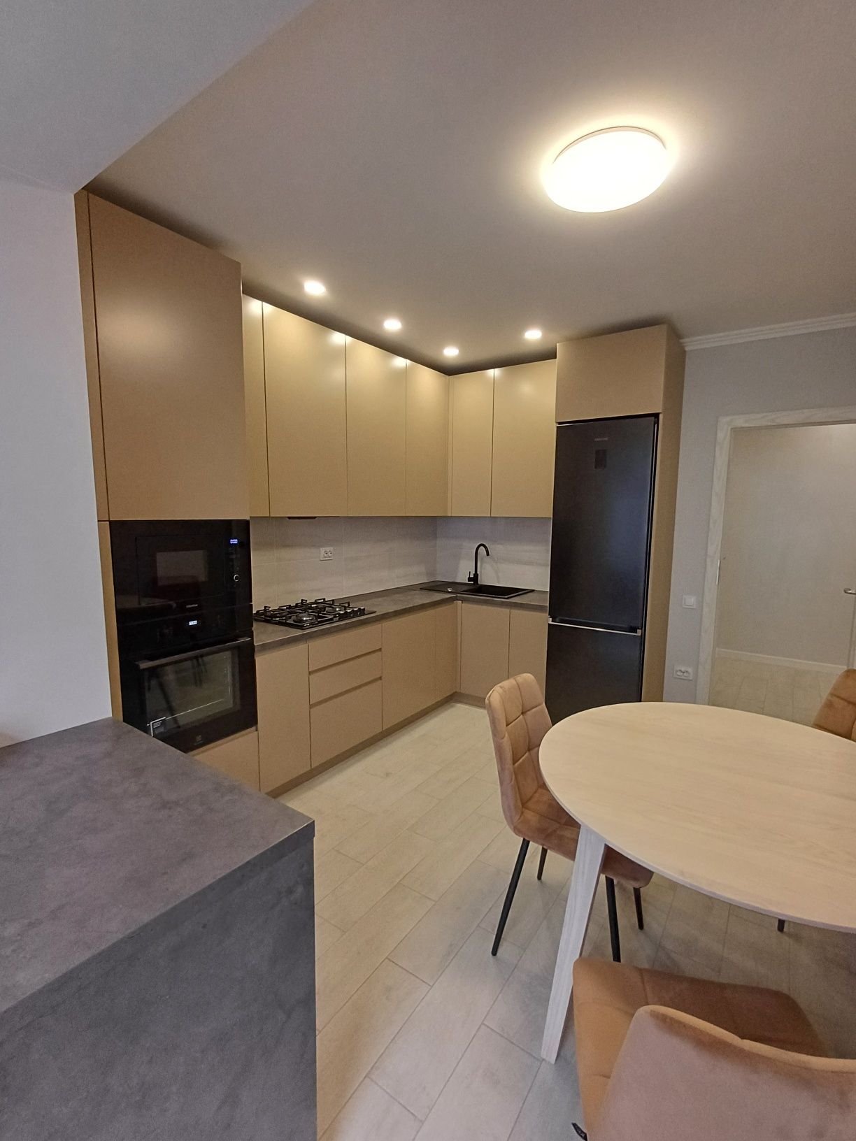 Modern 2-Bedroom Apartment with New Appliances