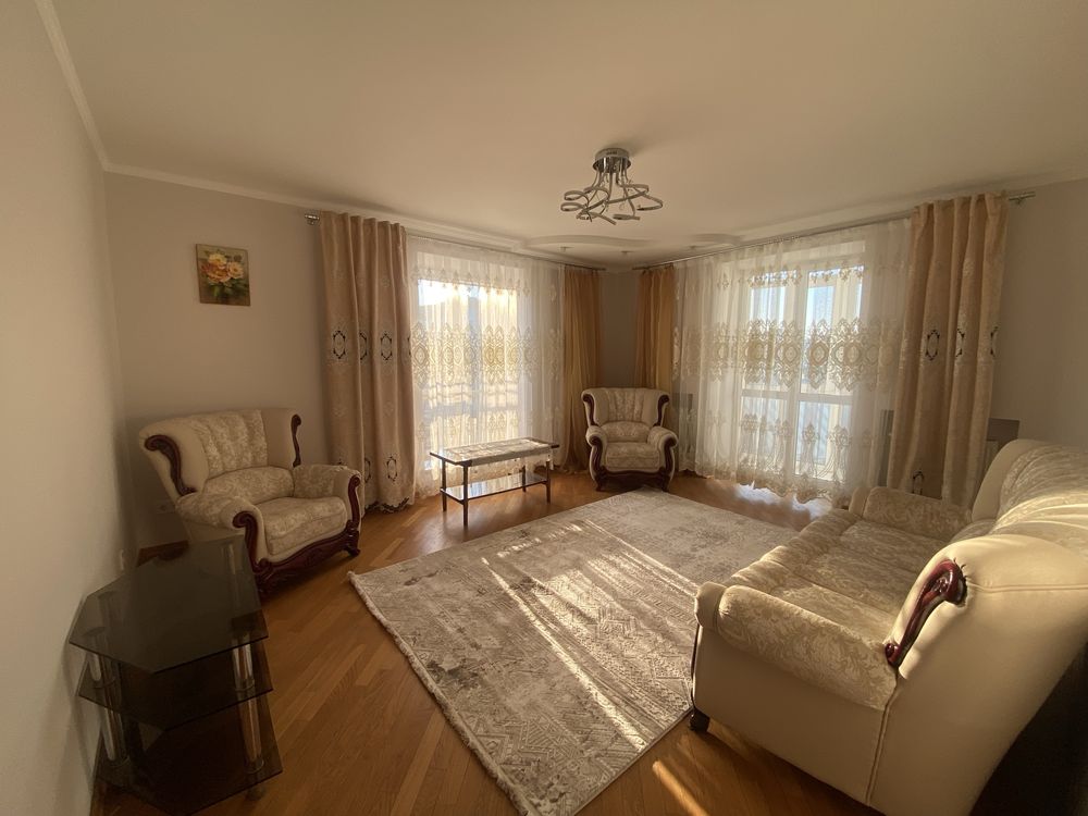 Modern 2-Bedroom Apartment with Floor Heating Near Lake