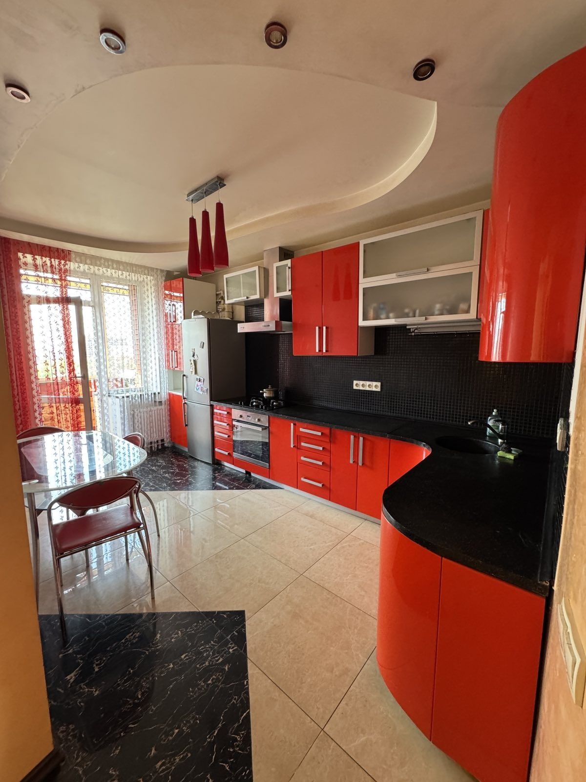 Victoria Gardens сауда орталығының жанындағы жаңа ғимараттағы 2 бөлмелі пәтер