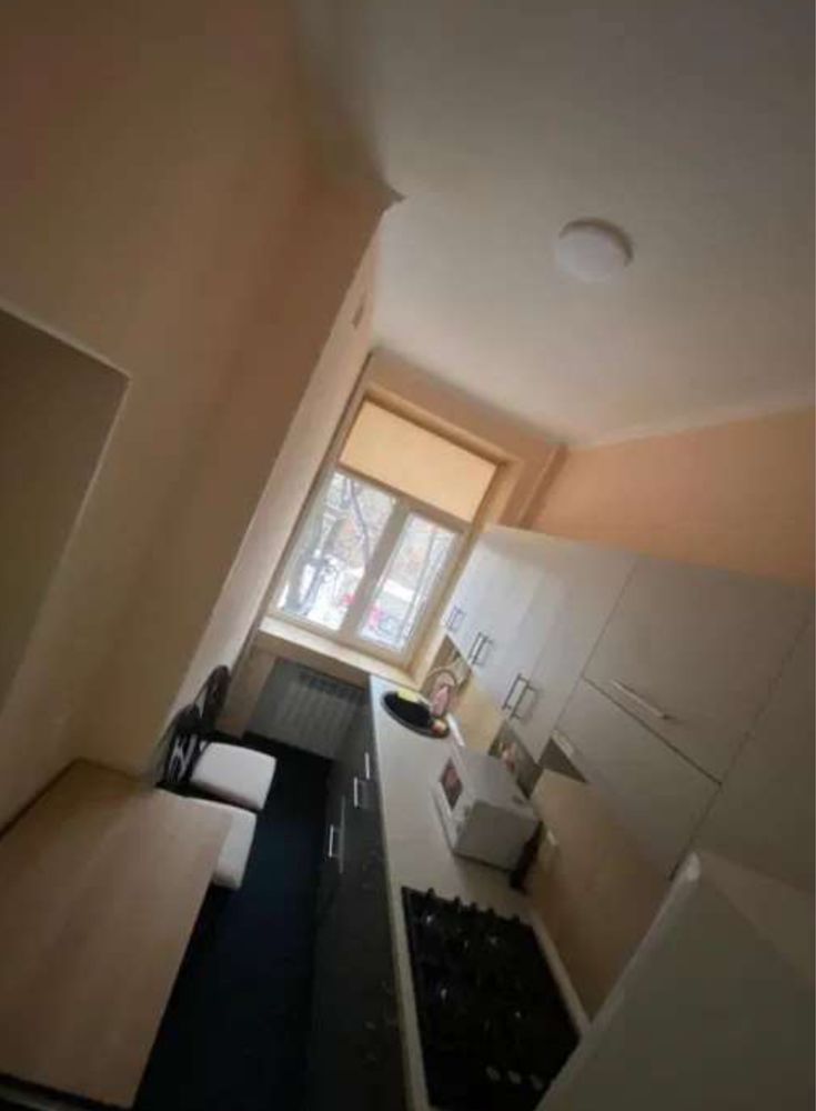 Cozy Apartment in Quiet City Center Near Metro
