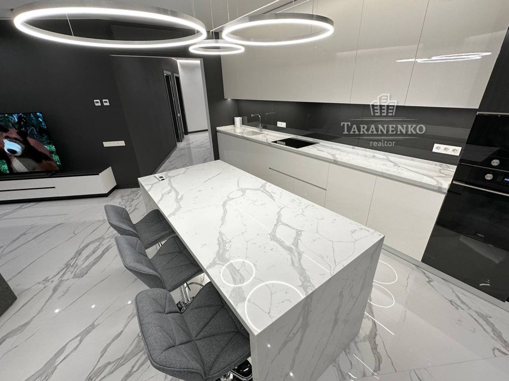Spacious 160m² Apartment in Bartolomeo Complex with Terrace