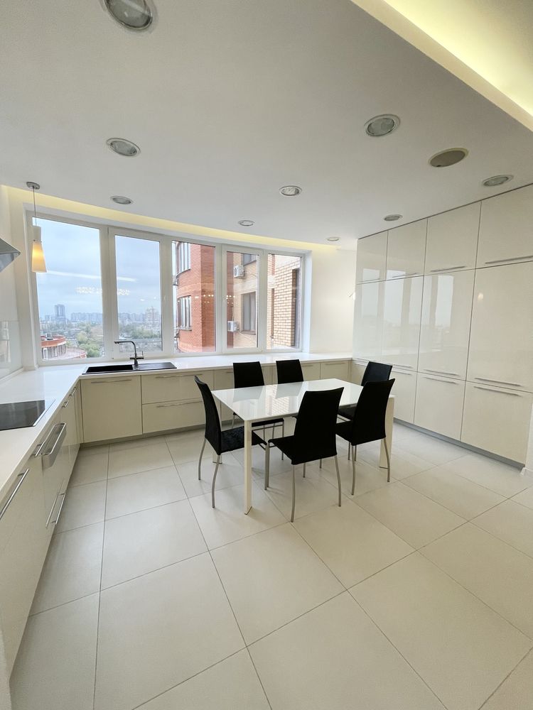 4-Room Apartment in Bochki Complex near Shevchenko Avenue