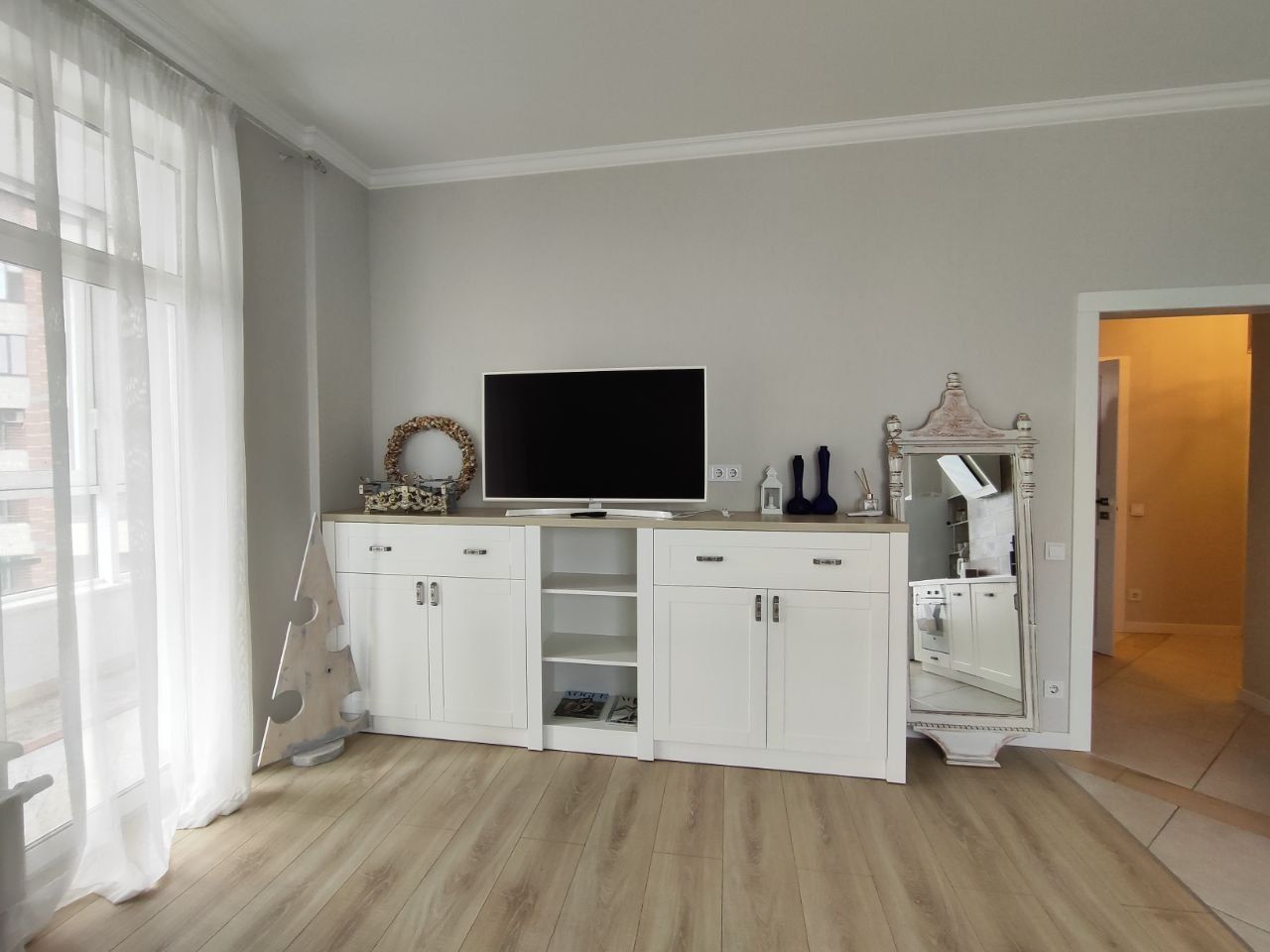 Modern Two-Bedroom Apartment in Business-Class Complex