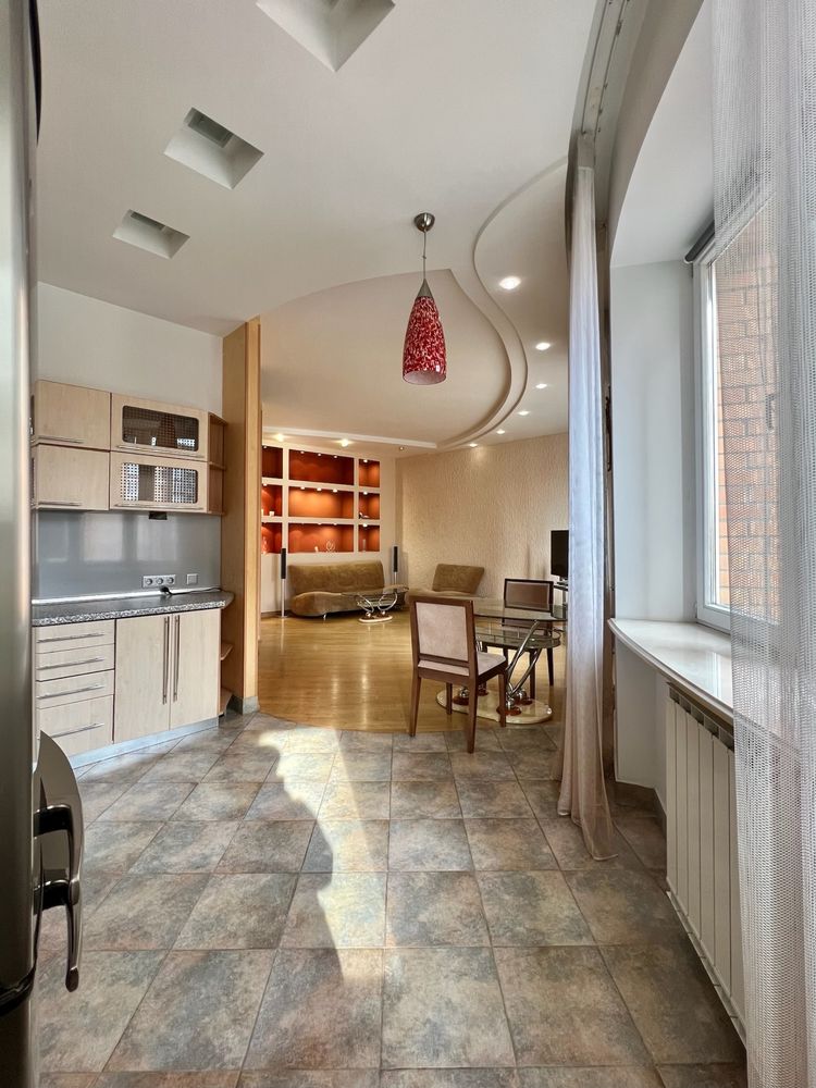 3-Room Apartment in Oasis Complex, Obolon Embankment