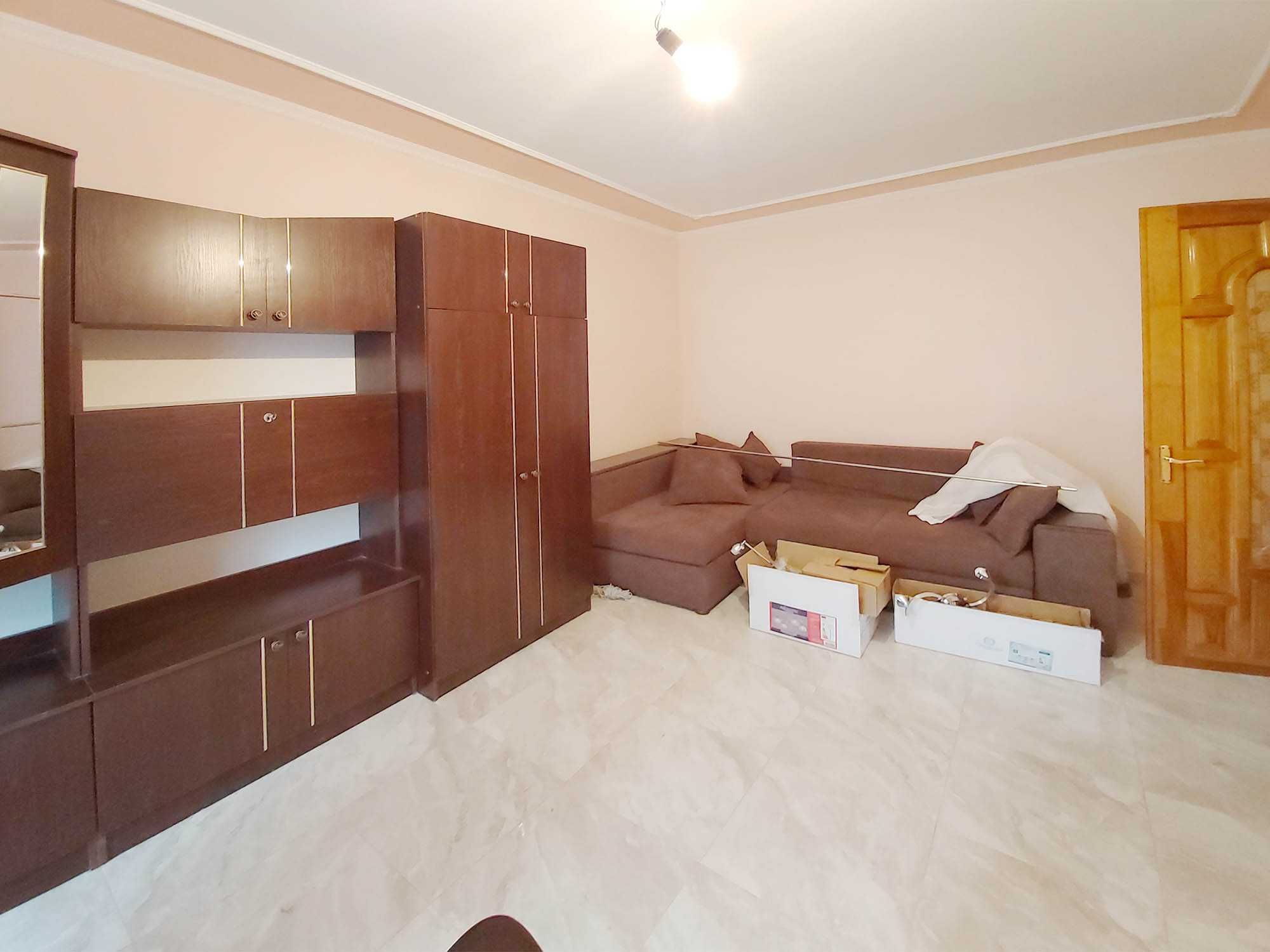 1-Room Apartment on Chervona Kalyny Avenue, Fully Furnished