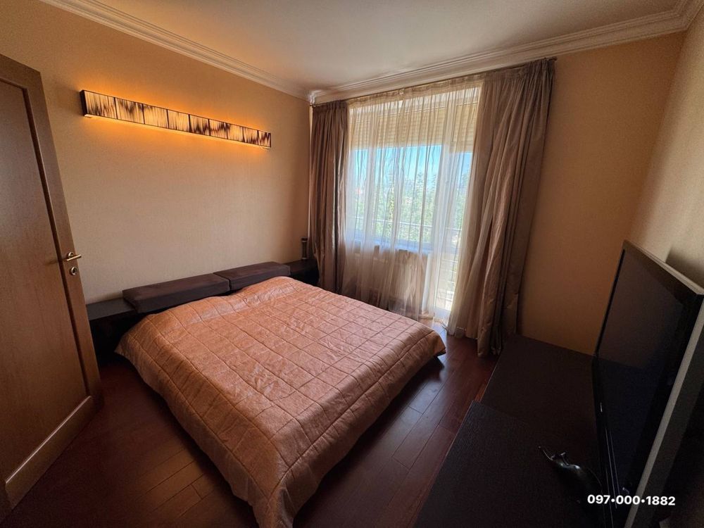 Spacious 2-Bedroom Apartment Near Odessa Sea, Designer Renovation