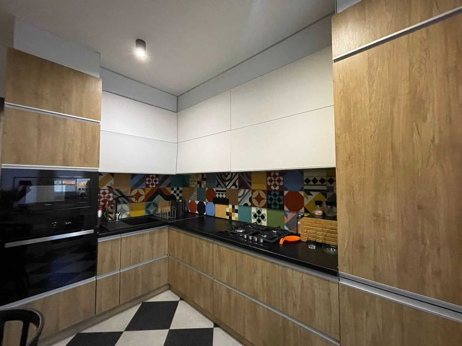 Modern 2-Bedroom Apartment with Panoramic Windows