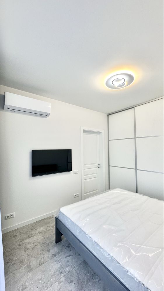 2-Room Apartment in Seven Complex, Dniprovska Embankment, Fully Furnished