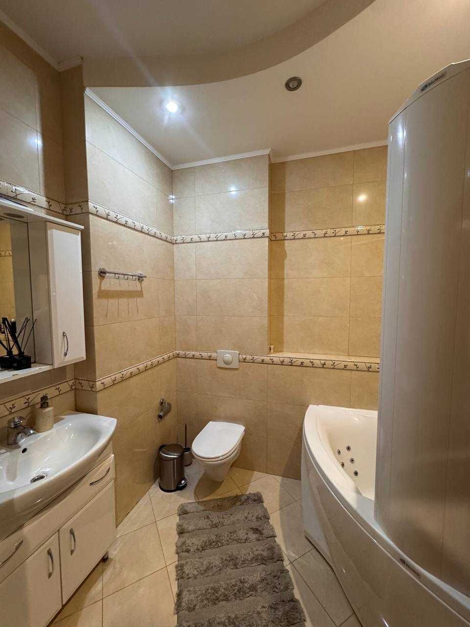 Spacious 3-Room Apartment in Kyiv with Modern Design