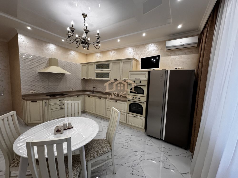 Spacious 2-Bedroom Apartment Near Klovska Metro