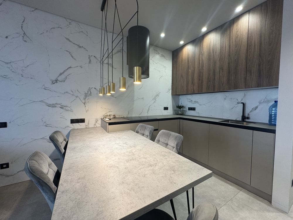Two-bedroom apartment in Park Land complex with practical layout