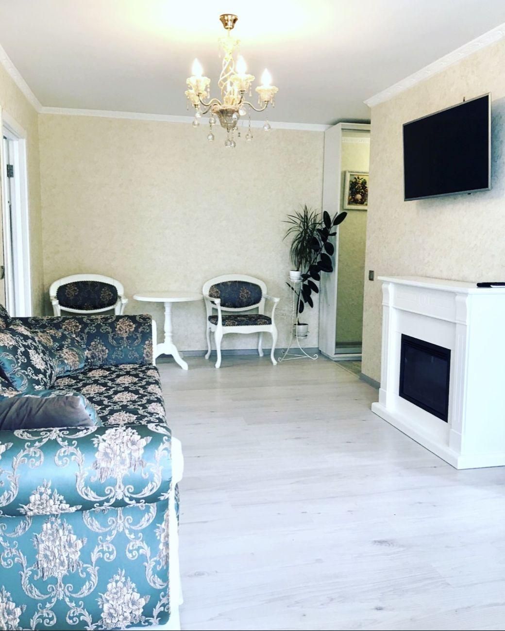 2-Room Apartment near Zvynarytska Metro, Designer Renovation