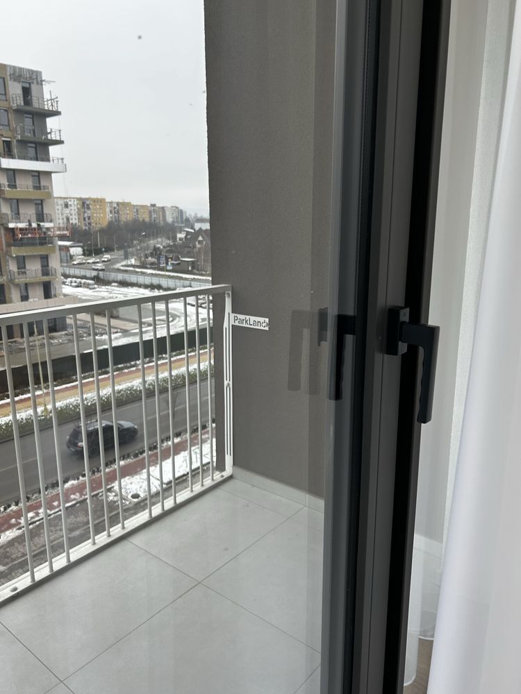 Stylish 1-Bedroom Apartment in Park Land Complex