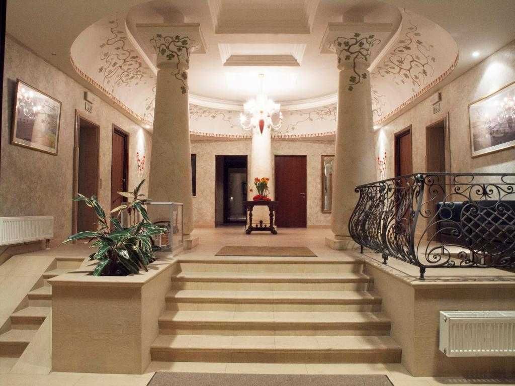 Three-bedroom apartment in Arkadia Complex on Uiutna Street with Pool
