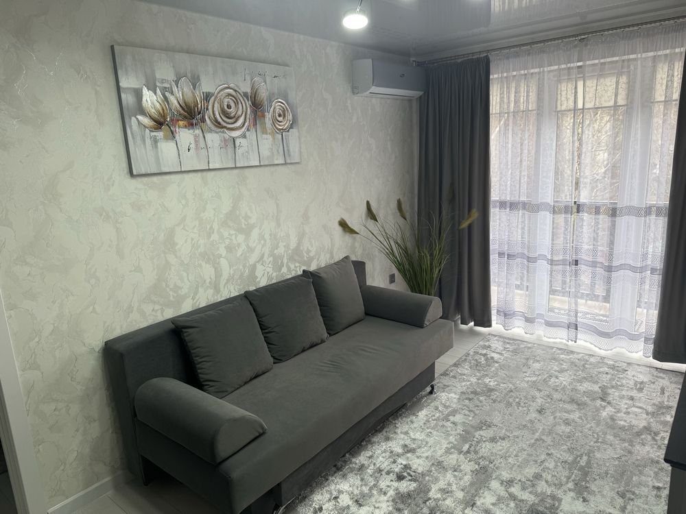Modern Apartment in Mukachevo - Central Location, River View