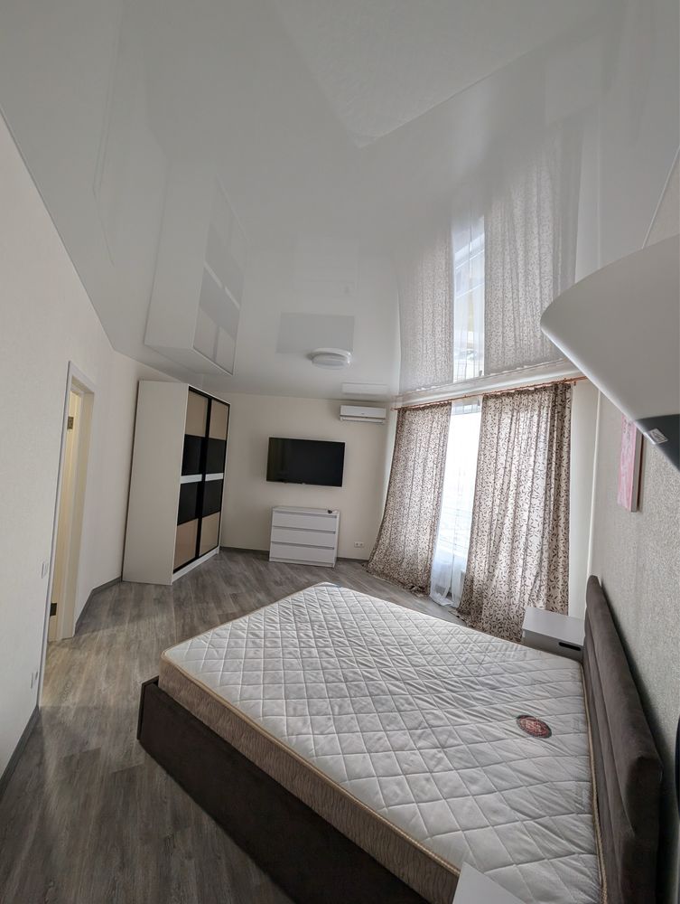 Cozy 1-Bedroom Apartment in Zarichnyi Complex with Dnipro View