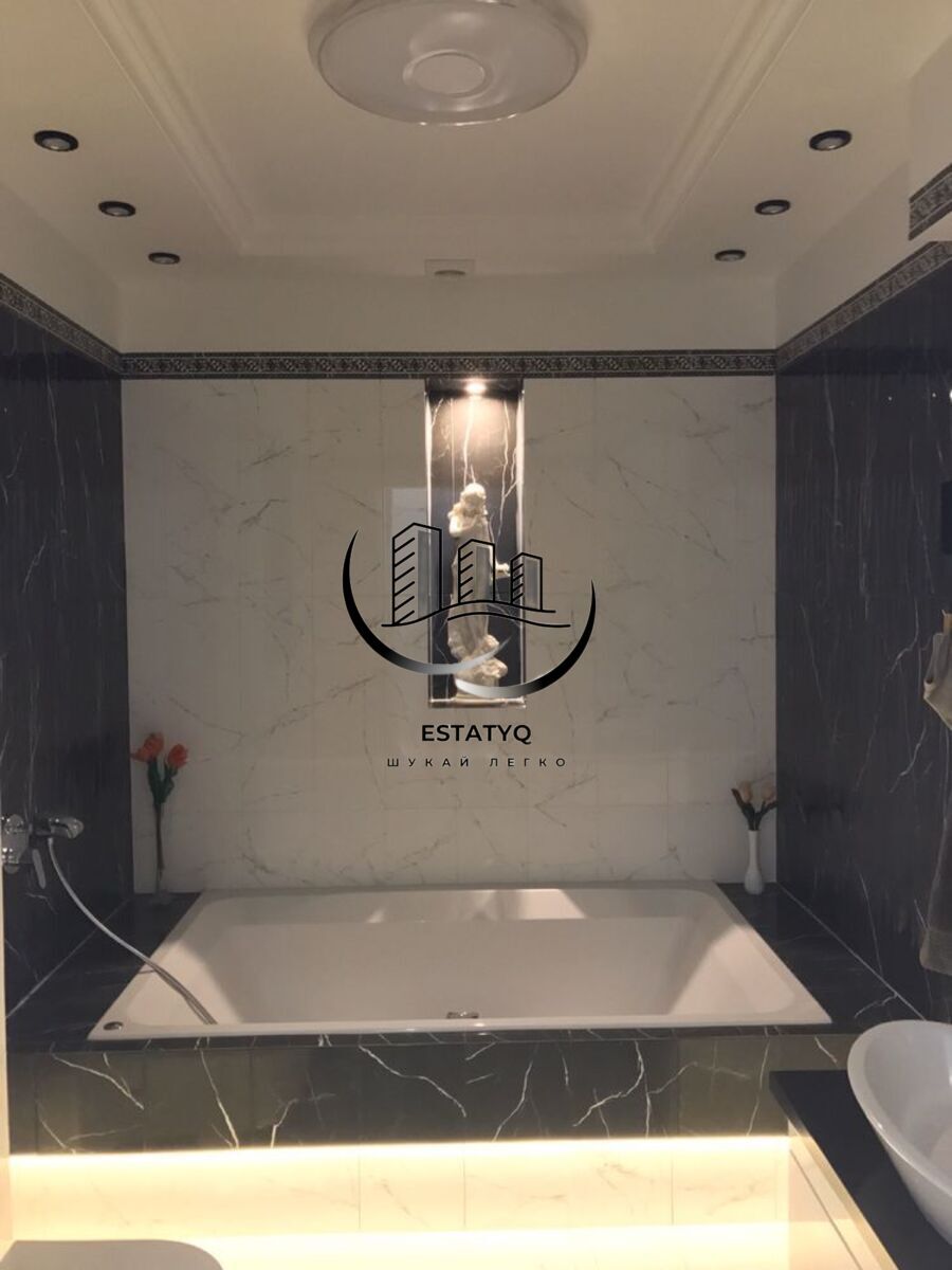 Luxurious 3-Bedroom Apartment in Shevchenkivskyi District with City Panorama