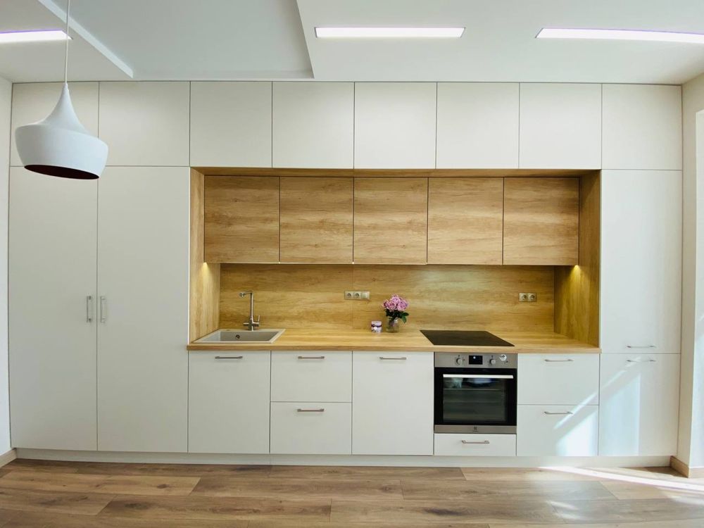Bright and spacious 1-bedroom apartment in Sunny Riviera complex with Dnipro view