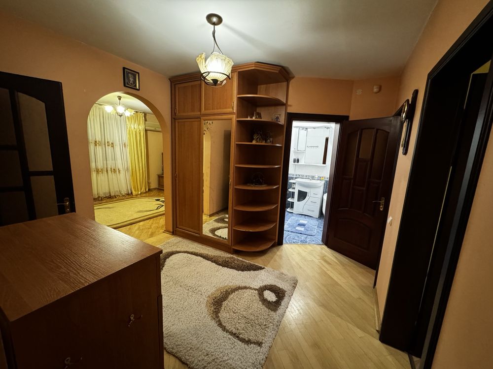3-Room Furnished Apartment in Yavoriv with Full Amenities