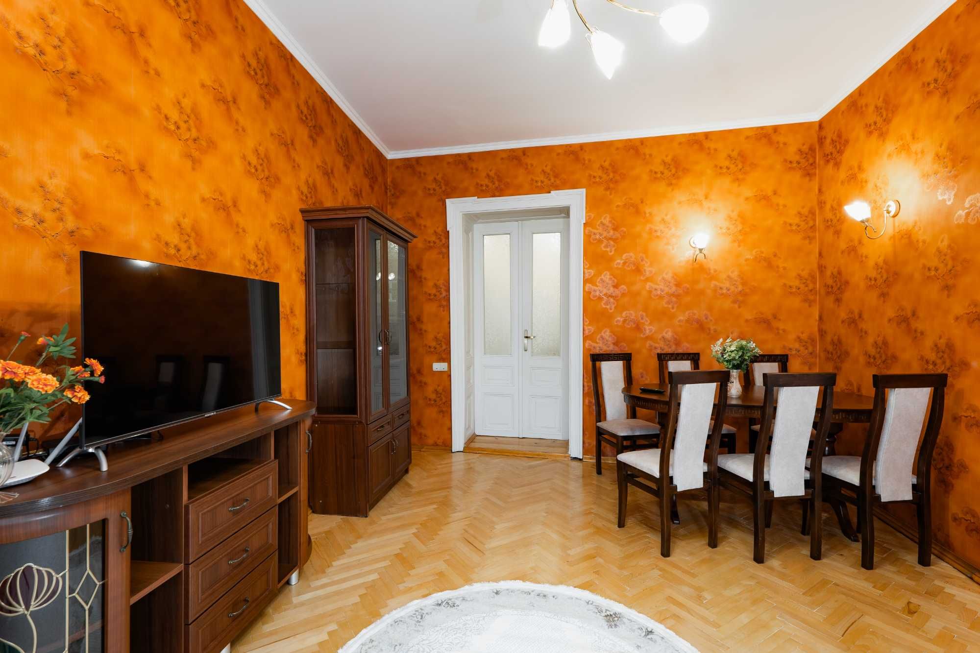 Cozy 2-Bedroom Apartment Near Mechnikova with Modern Amenities