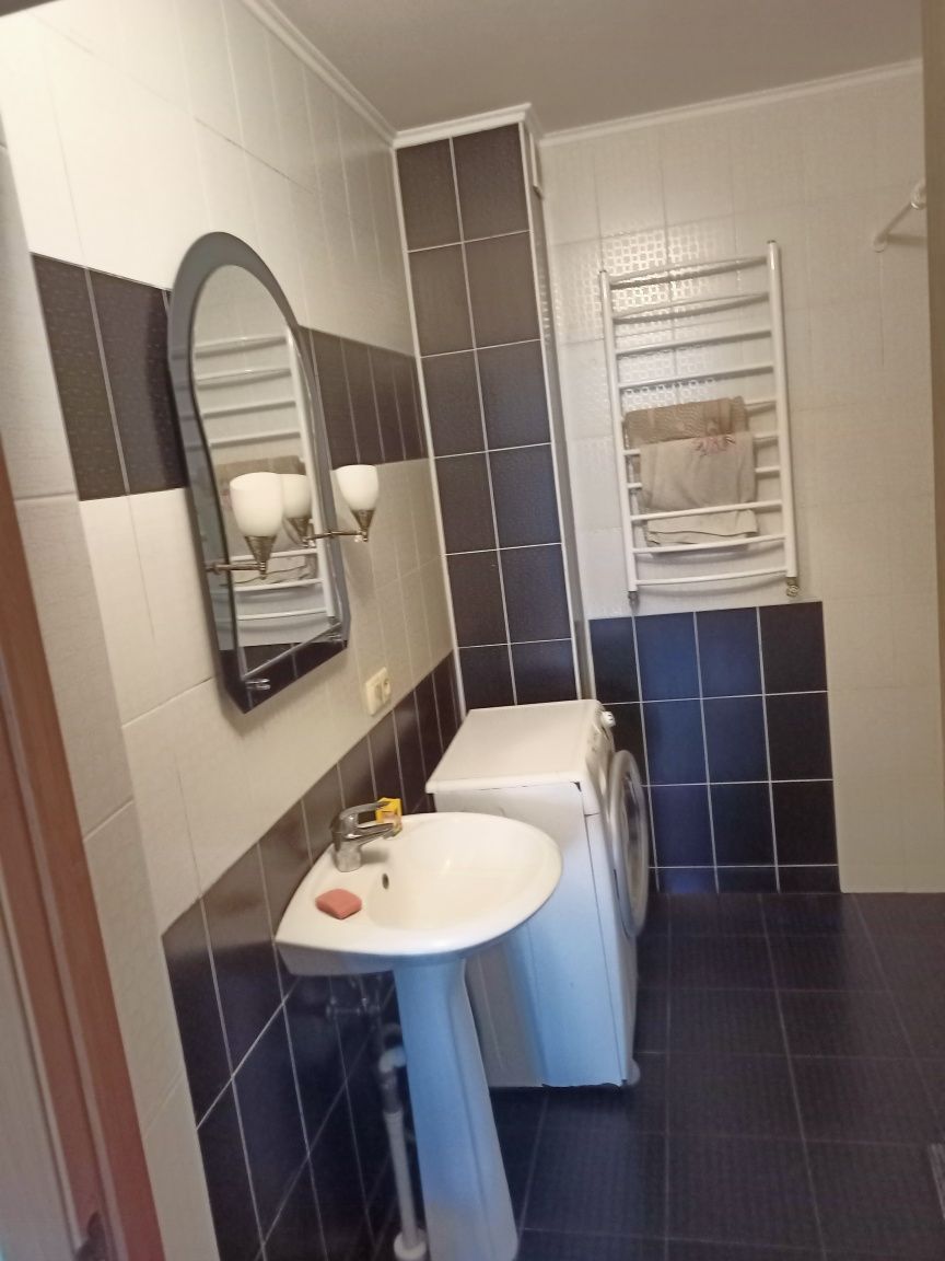 Cozy Apartment with Modern Amenities near 7 Fountains
