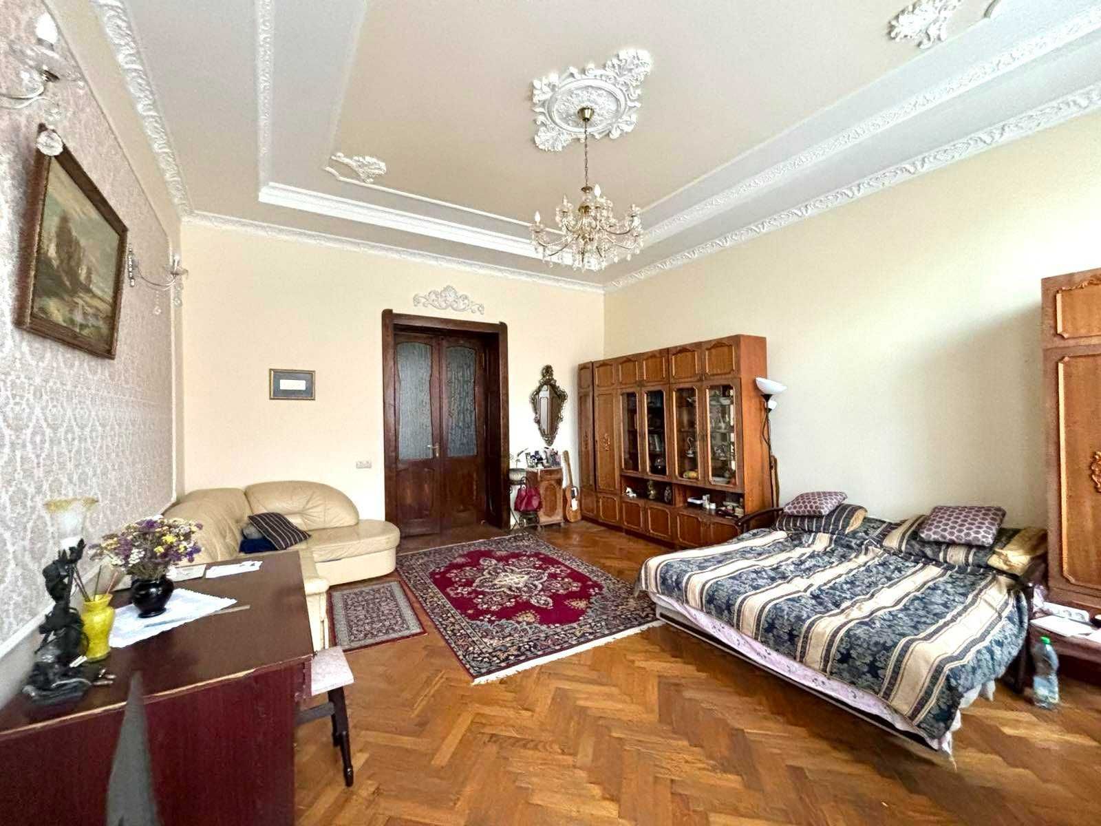 Renovated 1-Bedroom Apartment Near City Center