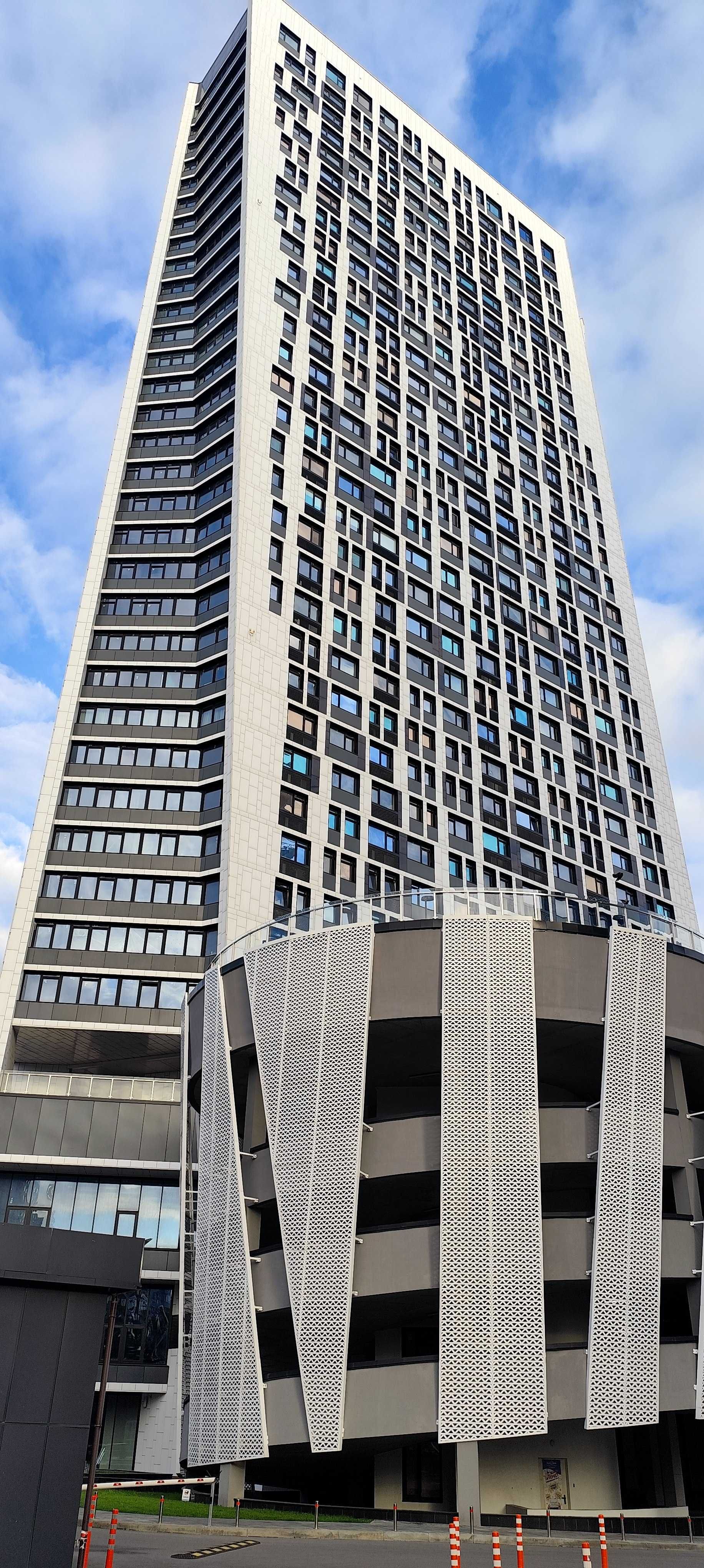 2-Room Apartment in Manhattan Complex, 14th Floor, Author's Design