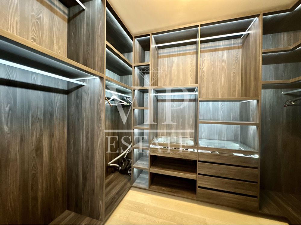 Luxurious 4-Bedroom Designer Apartment in Elite Complex