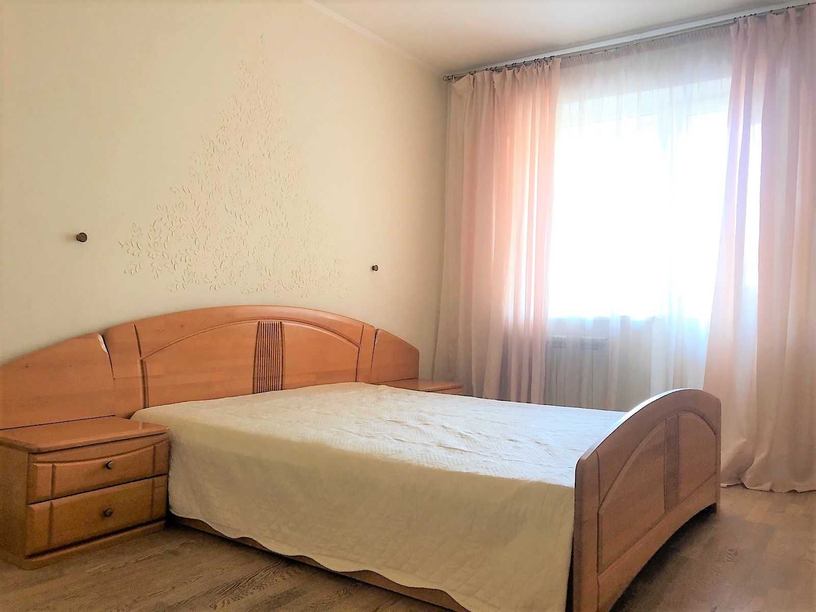 2-Room Apartment on Prospekt Nauky, 19th Floor, Well-Equipped