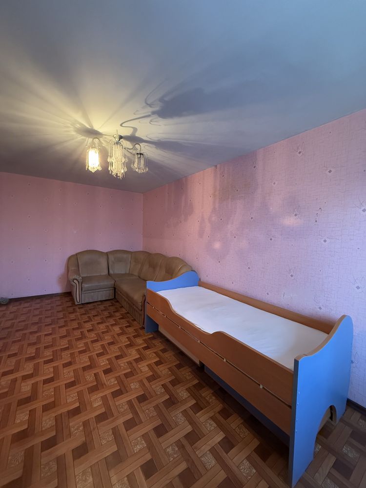 Furnished 2-Bedroom Apartment Near School 18