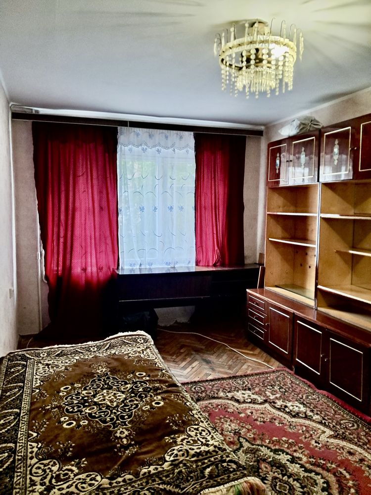3-Room Apartment in Ukraine Heroes Street, Central Location