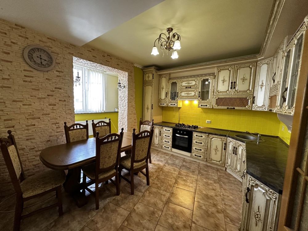 2-Room Apartment with Designer Renovation on Fedkovycha Street