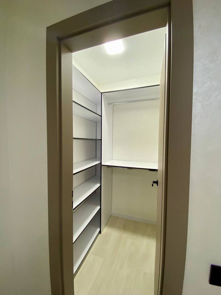 Modern 1-bedroom apartment on Science Avenue with full amenities