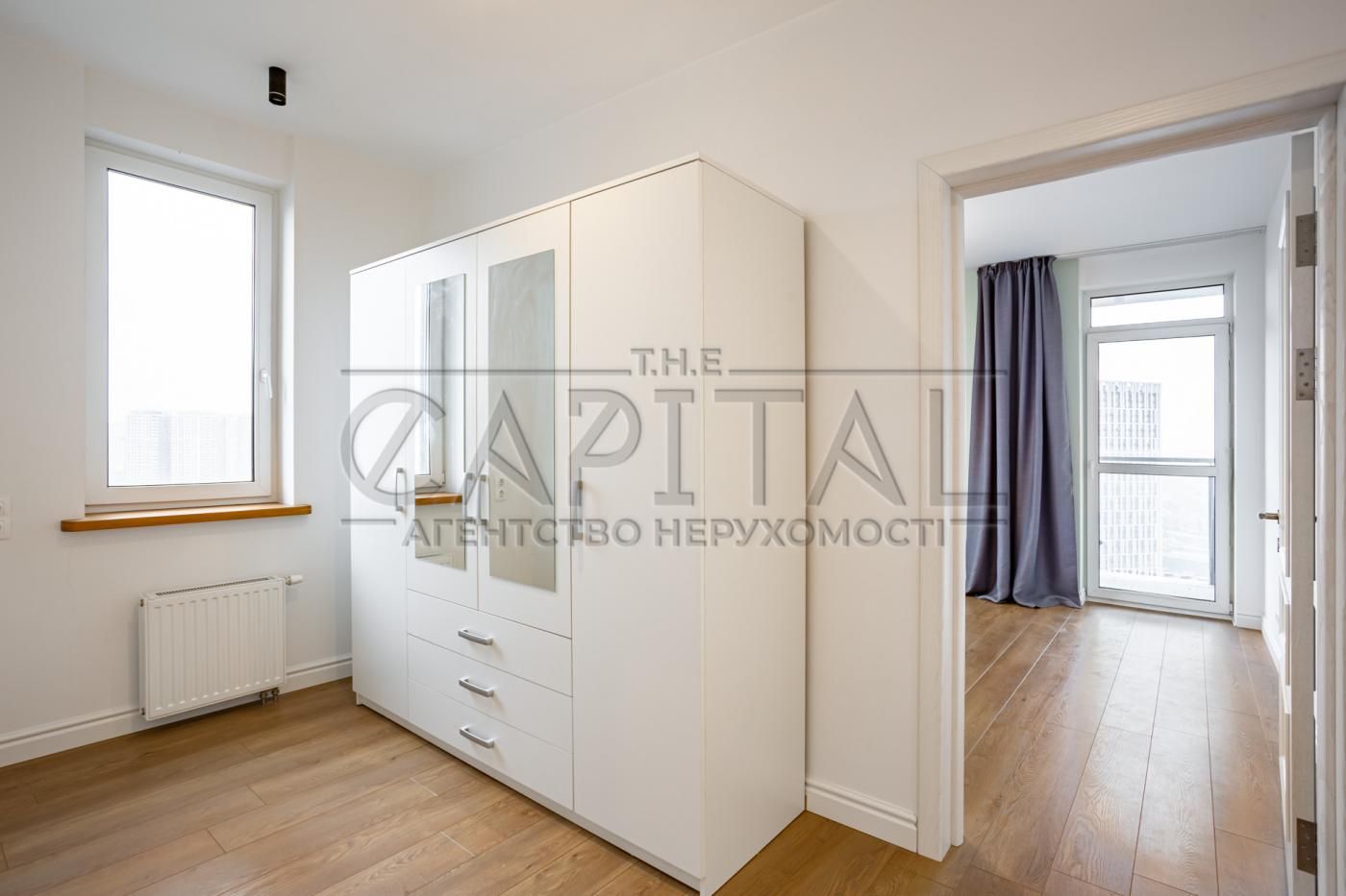 4-Room Riverside Apartment in Zarechny Complex