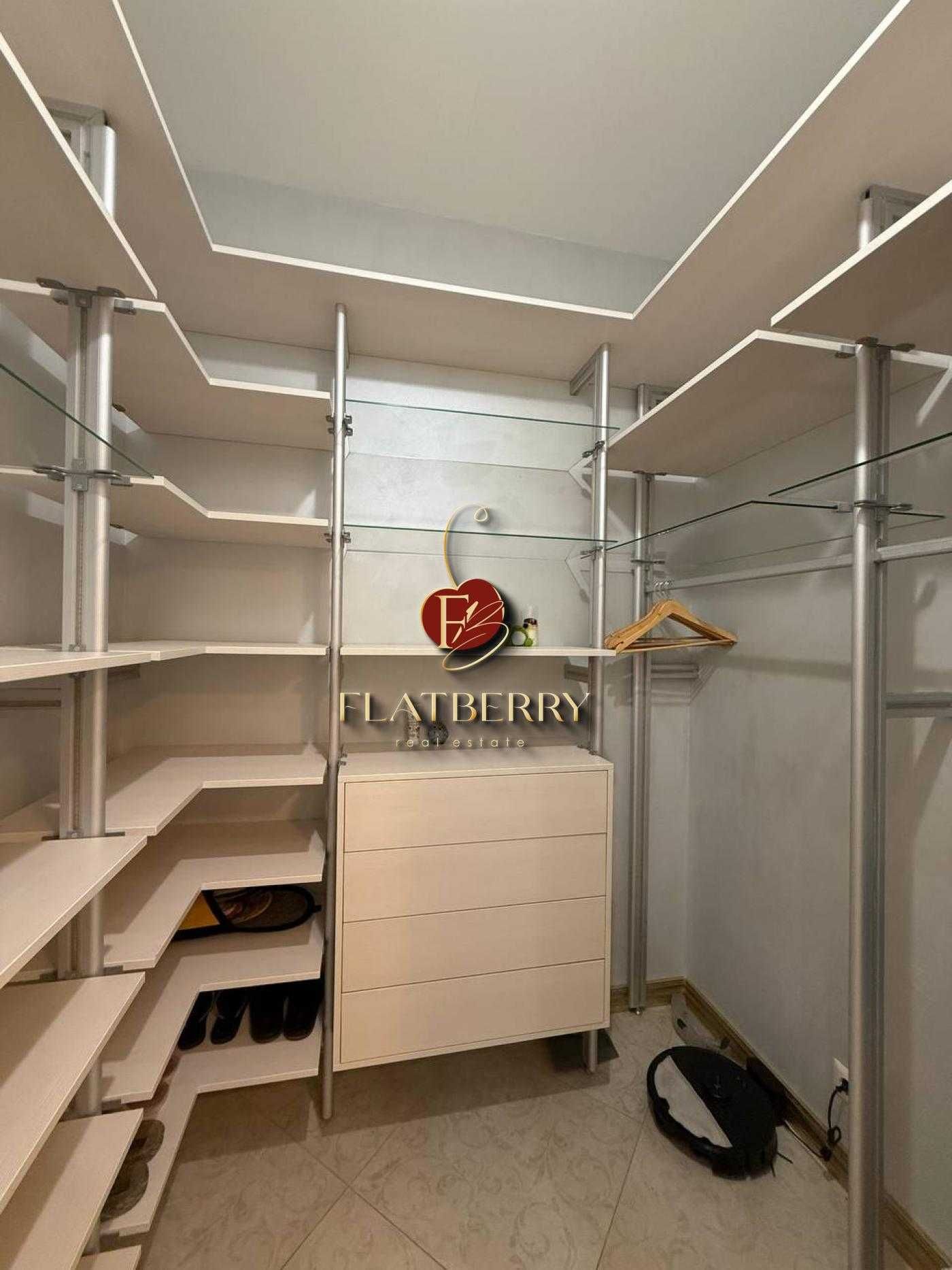3-bedroom apartment in Botanic Paradise complex, Nazarovska Street