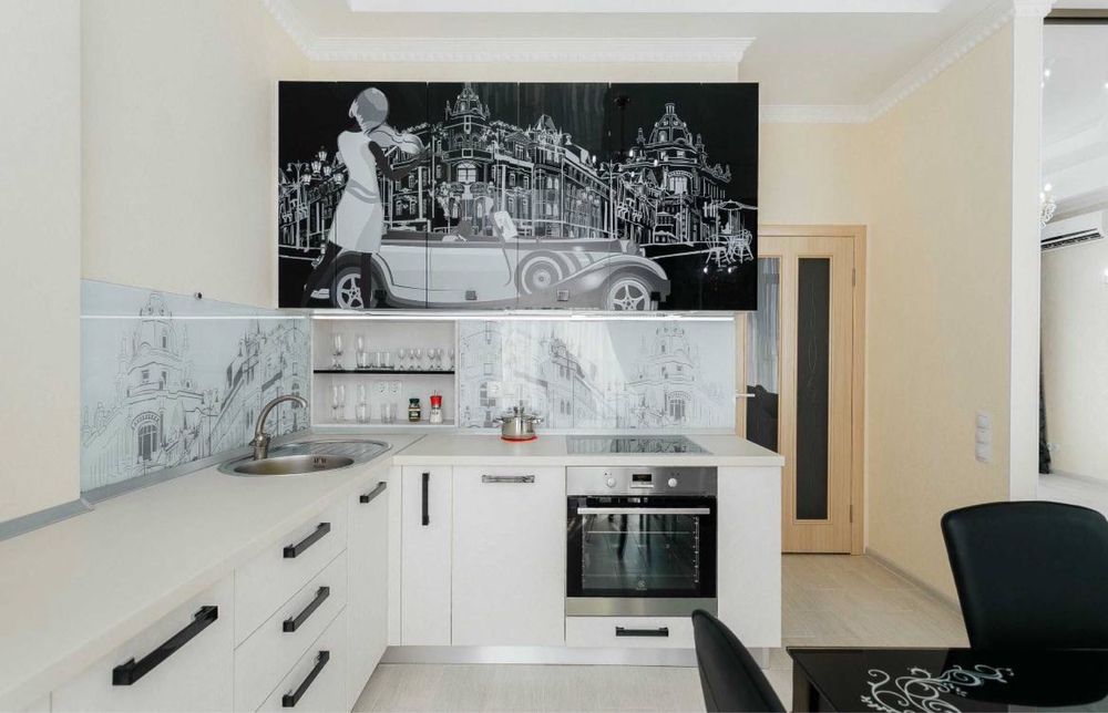 Spacious 1-bedroom apartment with sea view in Zhemchuzhina complex