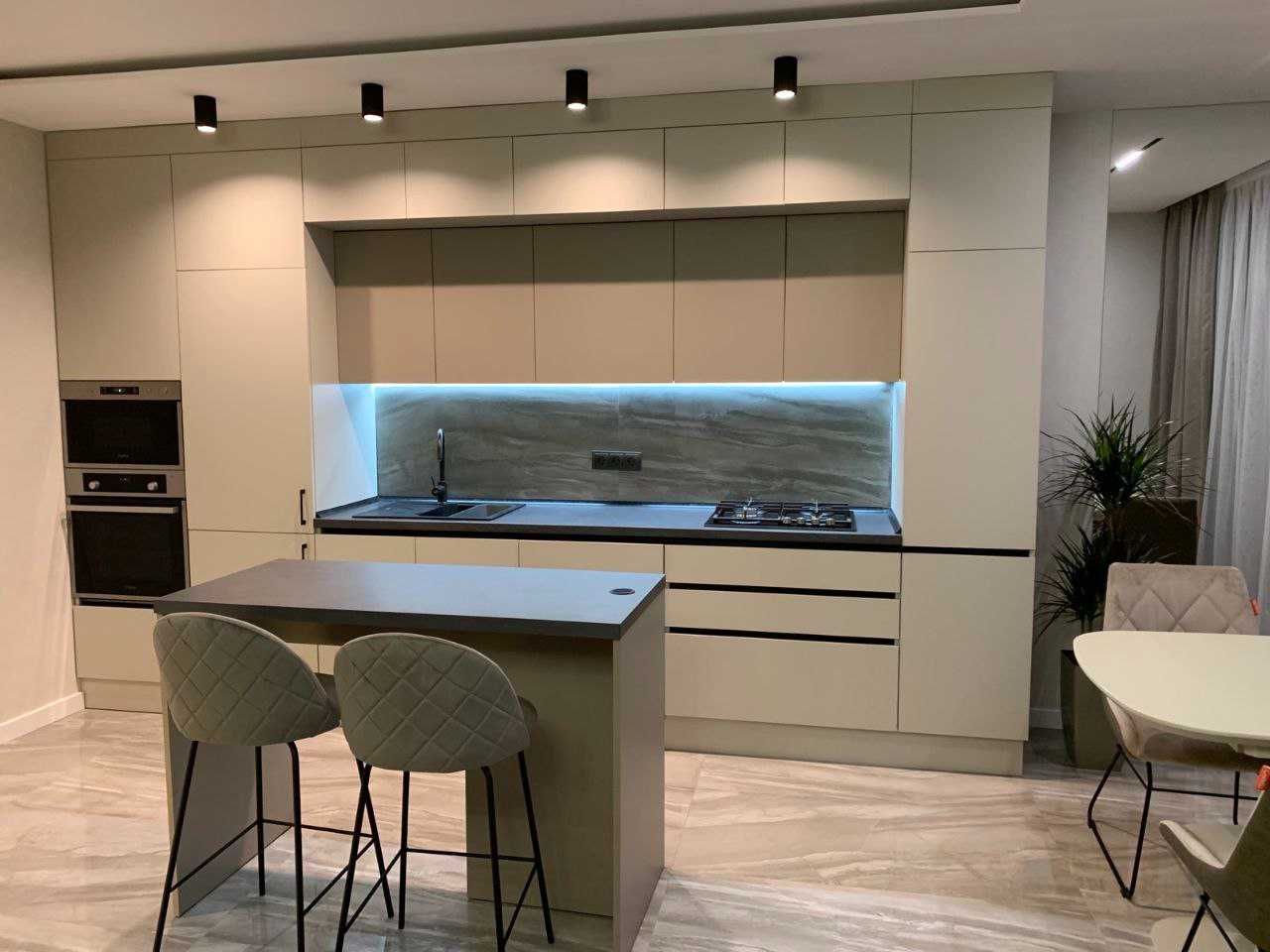 Designer Apartment in Semytsvet Complex Near City Center