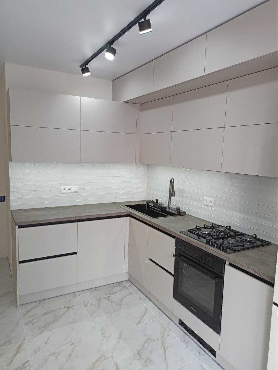 Modern Apartment in City Center with Comfortable Design