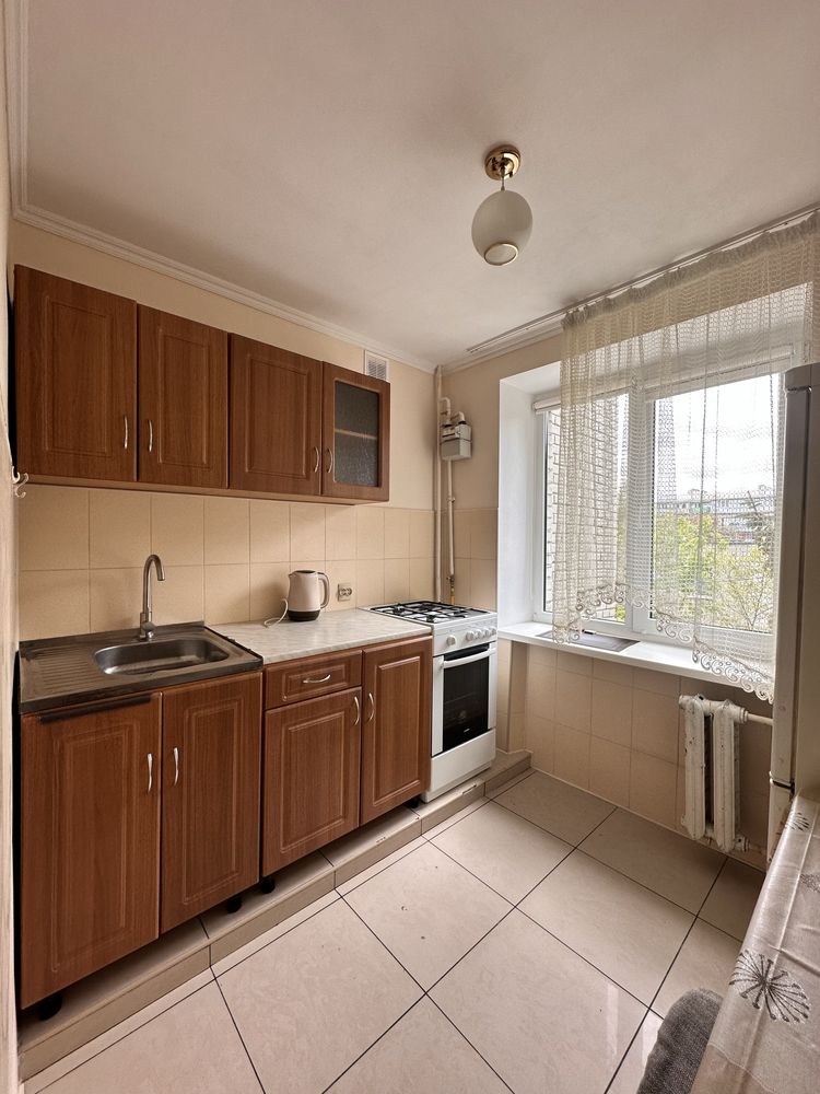 2-Room Apartment near Pivdennyi Shopping Center, Vyhovskyi Street