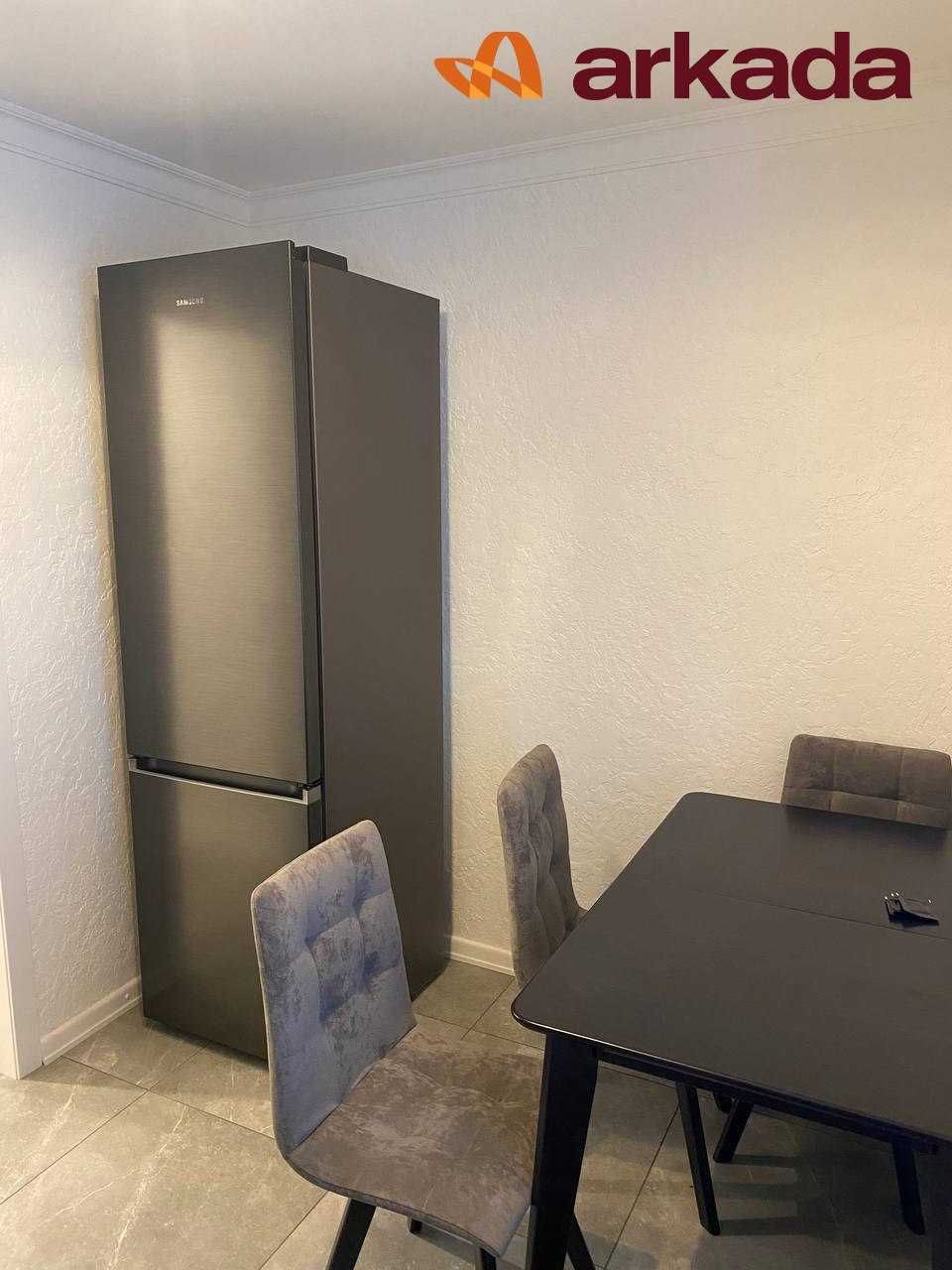 2-Room Apartment with Fresh Renovation on Hrushevsky Street