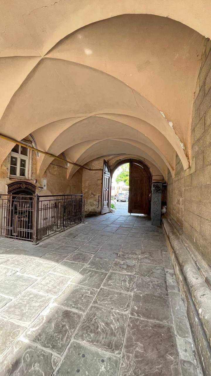2-Room Apartment in City Center with Full Amenities