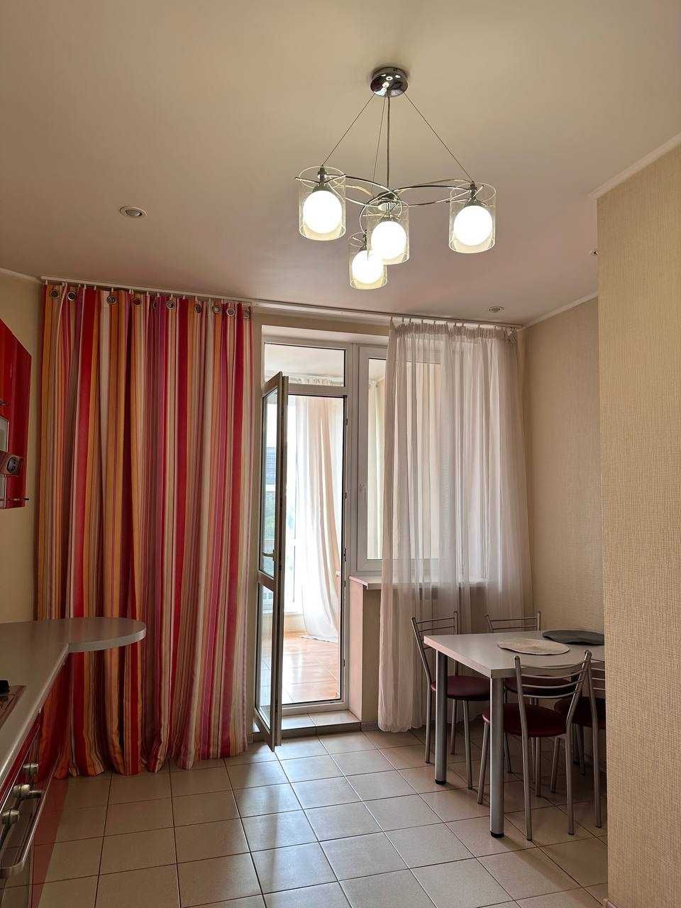 Modern 1-bedroom apartment in Arkadiyivska Vezha complex (city center)