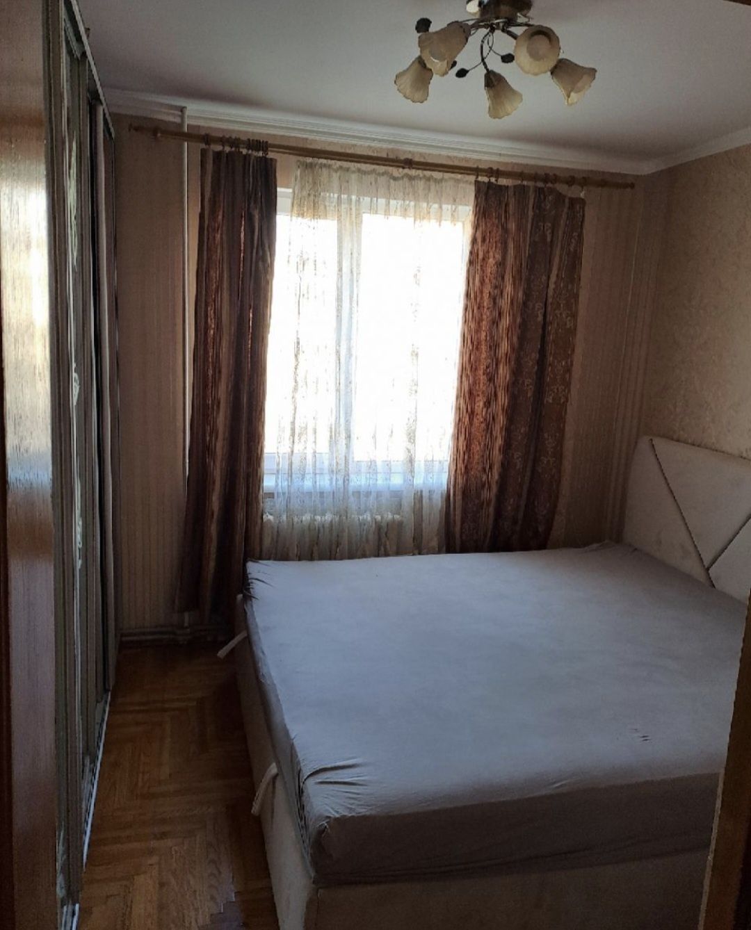 Three-room apartment in Rozvygovo area near School 13