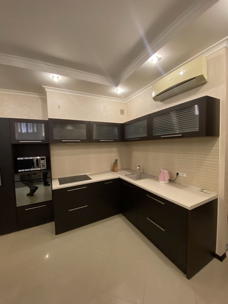 Two-room apartment in Yuzhna Palmira complex near Synergy Gym, 7 min from Arkadia