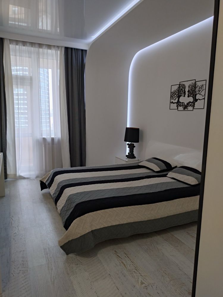 Spacious City Center Apartment near Gulliver Shopping Center