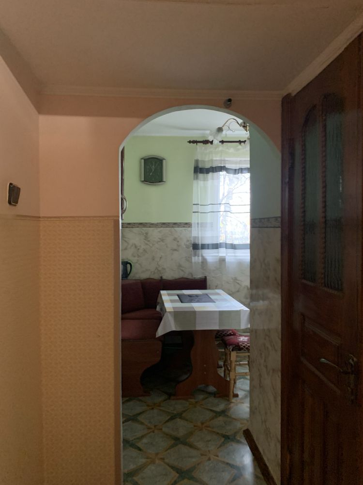 One-bedroom apartment with modern kitchen near park